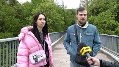Небезпечні прогулянки підлітків конструкціями мосту над Тетеревом у Житомирі: що кажуть житомиряни і поліція Небезпечні прогулянки підлітків конструкціями мосту над Тетеревом у Житомирі: що кажуть житомиряни і поліція