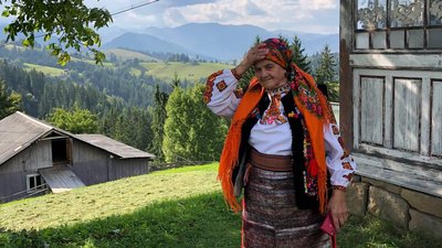 Вінок та танці з хлібом на плечах. Яким було гуцульське весілля на Буковині та Прикарпатті Вінок та танці з хлібом на плечах. Яким було гуцульське весілля на Буковині та Прикарпатті