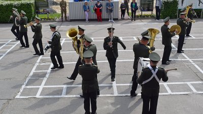 Луцькі нацгвардійці влаштували екскурсію для дітей, батьки яких загинули в зоні АТО/ООС Луцькі нацгвардійці влаштували екскурсію для дітей, батьки яких загинули в зоні АТО/ООС