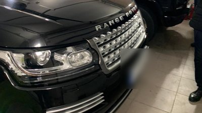 У колишнього нардепа знайшли шість елітних автівок