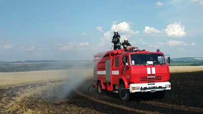 На ліквідацію займання залучалося дві одиниці пожежної техніки та 8 вогнеборців. Фото: ГУ ДСНС у Хмельницькій області На ліквідацію займання залучалося дві одиниці пожежної техніки та 8 вогнеборців. Фото: ГУ ДСНС у Хмельницькій області