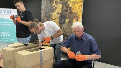 Закарпатець Максим Адаменко виготовляє перископи для ЗСУ з пластикових труб Закарпатець Максим Адаменко виготовляє перископи для ЗСУ з пластикових труб
