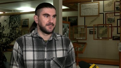"Мусимо пам’ятати, якою ціною наша свобода": у Чернігові студенти показали виставу за мотивами драми "Ми, Майдан" "Мусимо пам’ятати, якою ціною наша свобода": у Чернігові студенти показали виставу за мотивами драми "Ми, Майдан"