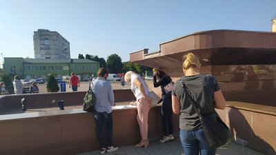 Підприємці підписали звернення до міського голови. Фото: Суспільне Поділля