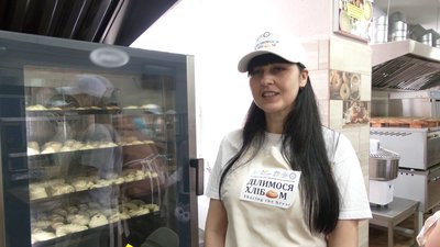 "Хліботерапія" у Рівному: як переселенці роблять випічку "Хліботерапія" у Рівному: як переселенці роблять випічку