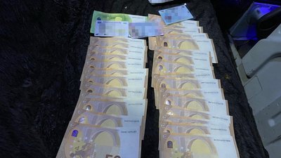 Жителів Прикарпаття та Львівщини затримали за переправляння мігрантів в ЄС Жителів Прикарпаття та Львівщини затримали за переправляння мігрантів в ЄС