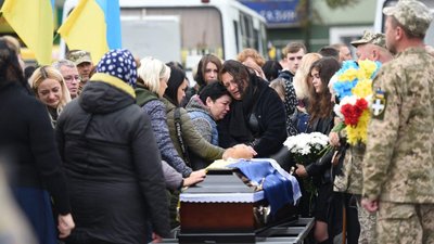 У Рівному попрощалися із Антоном Кравчуком і Миколою Шевчиком, які загинули у боях на Харківщині У Рівному попрощалися із Антоном Кравчуком і Миколою Шевчиком, які загинули у боях на Харківщині