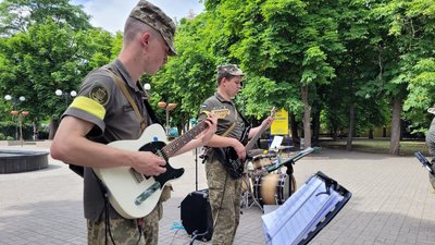 В Миколаєві відзначили 26 річницю прийняття Конституції В Миколаєві відзначили 26 річницю прийняття Конституції