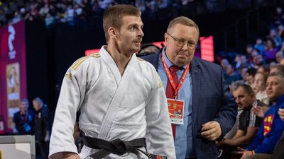 Чинний чемпіон Грендслему в Парижі Богдан Ядов і головний тренер збірної Віталій Дуброва.