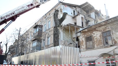 Обвал на Ніжинській в Одесі: стіну будинку планують відновити Обвал на Ніжинській в Одесі: стіну будинку планують відновити