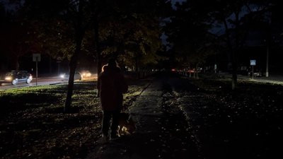Нічний Миколаїв. Місцеві розповіли як пересуваються містом без вуличного освітлення Нічний Миколаїв. Місцеві розповіли як пересуваються містом без вуличного освітлення