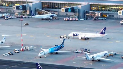 У Варшаві перевірили літак, що летів до Києва – шукали вибухівку