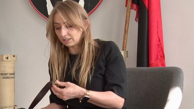 Сталева сотня: тернопільська волонтерка виготовляє прикраси з гільз