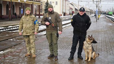 У Тернополі правоохоронці затримали чоловіка з наркотиками У Тернополі правоохоронці затримали чоловіка з наркотиками