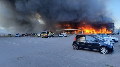 Ракетний обстріл ТЦ "Амстор" у Кременчуці: рік після трагедії Ракетний обстріл ТЦ "Амстор" у Кременчуці: рік після трагедії