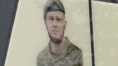 На честь Олександра Кулика і Владислава Гудачека: у Рівному відкрили пам'ятний знак загиблим бійцям На честь Олександра Кулика і Владислава Гудачека: у Рівному відкрили пам'ятний знак загиблим бійцям