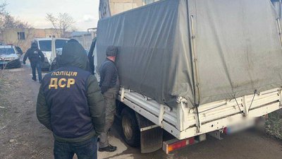 На Одещині 17 людей обвинувачують у розкраданні пального Укрзалізниці На Одещині 17 людей обвинувачують у розкраданні пального Укрзалізниці