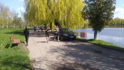 У Рівному влаштували забіг на підтримку ЗСУ і жителів Харкова й Сум У Рівному влаштували забіг на підтримку ЗСУ і жителів Харкова й Сум