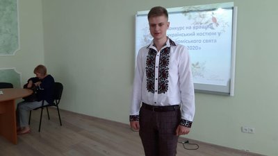 У Тернополі обирають найкращий вишиваний костюм випускників