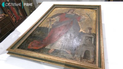 "Воскресив" сотні ікон: рівненський реставратор розповів про тонкощі роботи