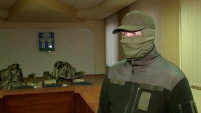 У Рівному благодійники передали підрозділу добровольців нову військову форму У Рівному благодійники передали підрозділу добровольців нову військову форму