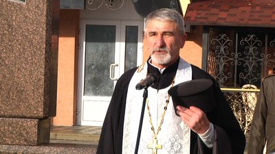 На Житомирщині попрощалися з військовослужбовцем Ігорем Тичиною, який загинув від кулі снайпера На Житомирщині попрощалися з військовослужбовцем Ігорем Тичиною, який загинув від кулі снайпера