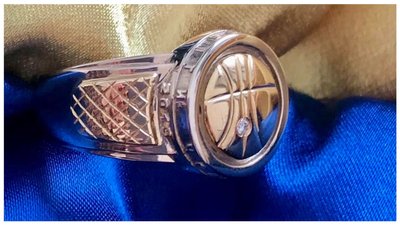 Запорізький баскетболіст продав чемпіонську нагороду, щоб допомогти захисникам України