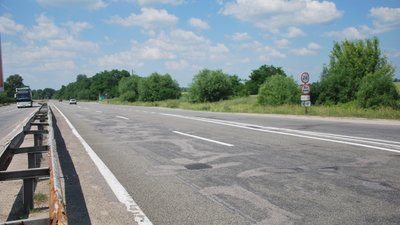 На Чернігівщині ремонтуватимуть дорогу за майже 800 мільйонів гривень На Чернігівщині ремонтуватимуть дорогу за майже 800 мільйонів гривень