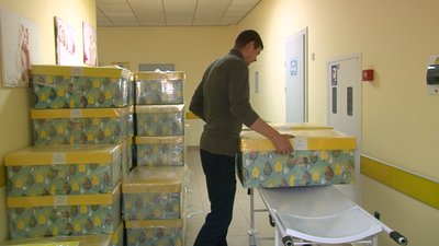 У Черкасах породіллям вперше вручили оновлені "пакунки малюка" У Черкасах породіллям вперше вручили оновлені "пакунки малюка"
