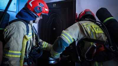 В Ужгороді сталася пожежа в багатоквартирному будинку. Шість людей евакуювали В Ужгороді сталася пожежа в багатоквартирному будинку. Шість людей евакуювали