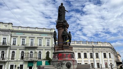 Не виключає, що знесуть "політичні сили". Мер Одеси прокоментував долю пам'ятника Катерині