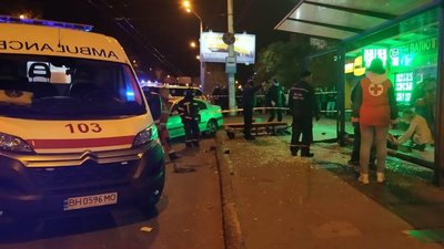 ДТП на зупинці в Одесі: поліція назвала попередню причину аварії
