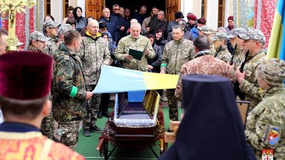 На Тернопільщині попрощалися із військовослужбовцем Любомиром Яремейчуком