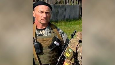 На Чернігівщині попрощалися з трьома військовими, які загинули на Сході На Чернігівщині попрощалися з трьома військовими, які загинули на Сході