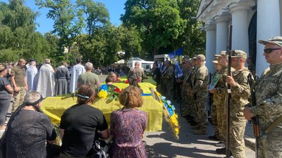 У Полтаві прощаються з воїнами, які полягли на війні з Росією