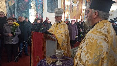 У Свято-Михайлівському соборі Житомира попрощалися із добровольцем Олегом Цибульським У Свято-Михайлівському соборі Житомира попрощалися із добровольцем Олегом Цибульським