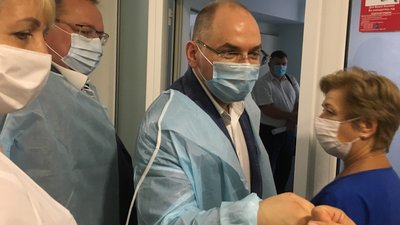 Зарплати лікарів, майбутнє "швидкої" і COVID. Що наговорив міністр Степанов у Рівному Зарплати лікарів, майбутнє "швидкої" і COVID. Що наговорив міністр Степанов у Рівному