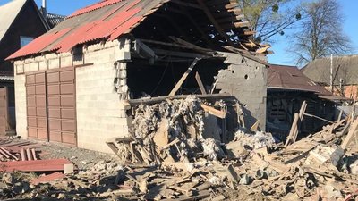 Обстріл Золочева на Харківщині: два будинки зруйновані, 13 пошкоджені Обстріл Золочева на Харківщині: два будинки зруйновані, 13 пошкоджені