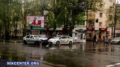 У Херсоні зранку сталось ДТП із травмованими У Херсоні зранку сталось ДТП із травмованими