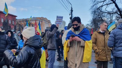 У Києві тисячі людей вийшли на Марш єдності за Україну У Києві тисячі людей вийшли на Марш єдності за Україну