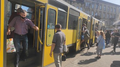 Е-квиток: до Львова приїхав чеський підрядник, який оглядає транспорт Е-квиток: до Львова приїхав чеський підрядник, який оглядає транспорт