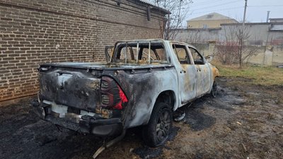 Спалене авто військових у Краматорську