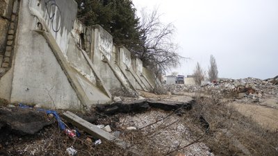 Зсув ґрунту на Одещині: маєтки сповзають до моря, влада шукає гроші Зсув ґрунту на Одещині: маєтки сповзають до моря, влада шукає гроші