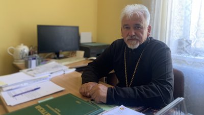 Хліб для Бучі, прихисток у монастирі та місія капеланів. Як на Прикарпатті ПЦУ допомагає під час війни