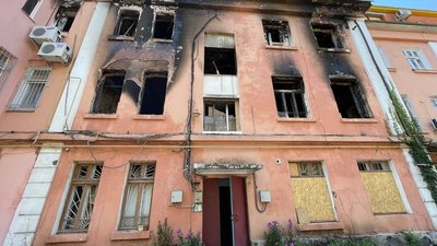 У Миколаєві шукають рішення щодо пошкодженого обстрілами будинку на Адміральскій, 32 У Миколаєві шукають рішення щодо пошкодженого обстрілами будинку на Адміральскій, 32