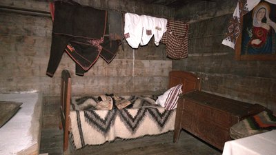 У заповіднику "Давній Галич" на Івано-Франківщині руйнується 130-річна гуцульська ґражда У заповіднику "Давній Галич" на Івано-Франківщині руйнується 130-річна гуцульська ґражда