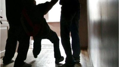Знімали на відео для соцмереж. У школі на Буковині побилися двоє учнів