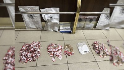 Вкрали у чернігівця 10 кілограмів ювелірних виробів та 3 мільйони гривень – поліцейські затримали підозрюваних Вкрали у чернігівця 10 кілограмів ювелірних виробів та 3 мільйони гривень – поліцейські затримали підозрюваних