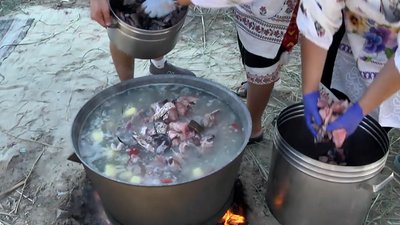 На Херсонщині відбувся фестиваль рибальської юшки На Херсонщині відбувся фестиваль рибальської юшки