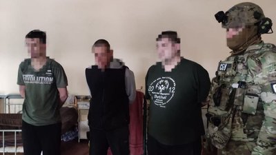 Представлялись військовими й обіцяли сприяти у звільненні з полону: у колонії на Рівненщині викрили шахраїв